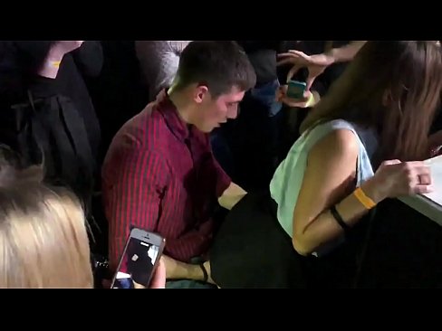 ❤️ ʻO ka moekolohe maoli i loko o kahi hale kalapu ʻo Rūsia. 18-makahiki-kahiko Lūkini kaikamahine i loko o ka anus a me ka vagina fucked i loko o ka nightclub ️❌ Pono ia makou ❤